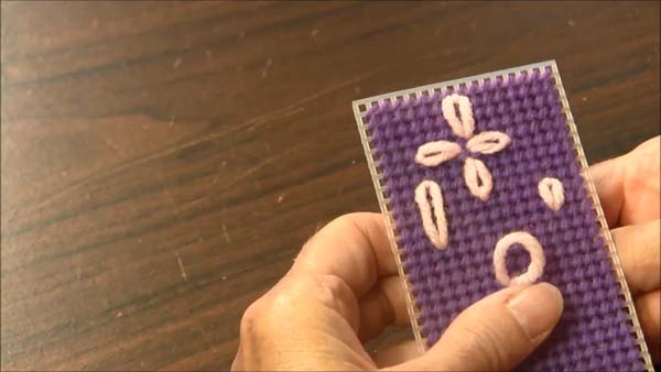 Lazy Daisy On Plastic Canvas_1.1.3